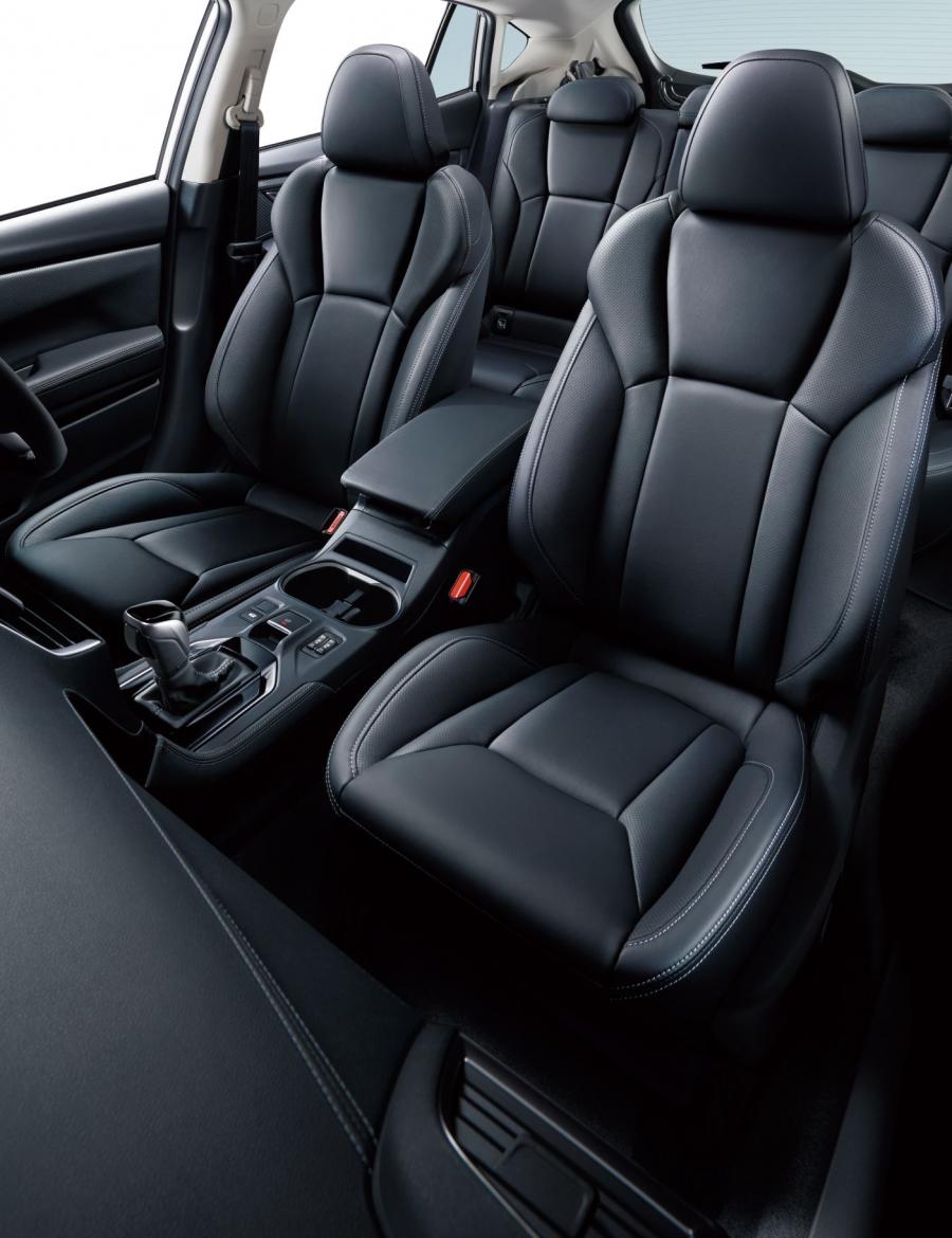 Интерьер Subaru Impreza Sport 2016 года  (JP) (фото 18 из 22)